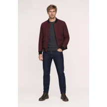Blouson Nubuck bordeaux A1 Cary — porté veste partiellement ouverte