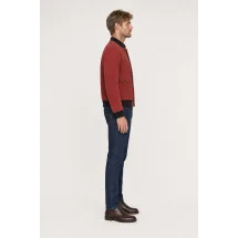 Blouson Suède rouge A1 Cary — vue profil porté