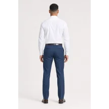 Pantalon chino bleu marine — vue de dos porté