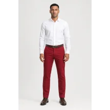 Pantalon chino rouge brique — porté face — sur mesure — Costume Privé Paris