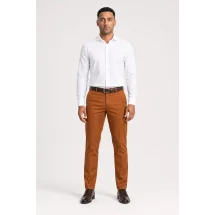 Pantalon chino orange — porté face — sur mesure — Costume Privé Paris