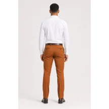 Pantalon chino orange — vue de dos porté