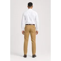 Pantalon chino ocre — vue de dos porté