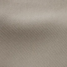 Pantalon chino gris clair mastic — détail macro tissu