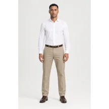 Pantalon chino beige — porté face — sur mesure — Costume Privé Paris
