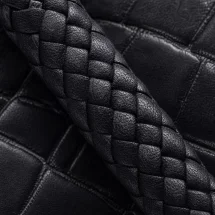 Bracelet tressé Cuir Noir — détail matière macro