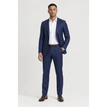 Costume Bleu sharkskin — porté décontracté veste ouverte