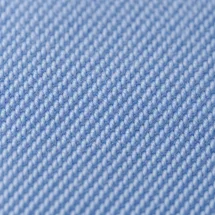 Smoking bleu ciel col châle — détail macro tissu