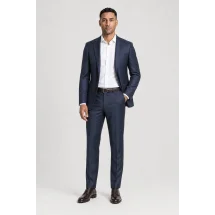 Costume Cérémonie bleu nuit — porté décontracté veste ouverte