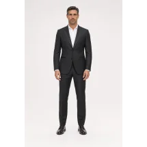 Smoking Noir cran aigu — porté face — sur mesure — Costume Privé Paris