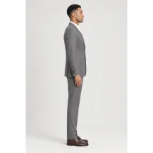 Costume Gris rayures foncées — vue profil porté