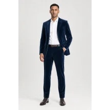 Blazer Bleu Velours — porté décontracté veste ouverte