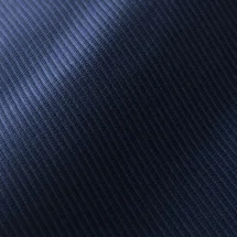 Smoking Bleu intense col châle — détail macro tissu