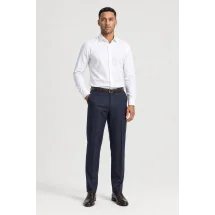 Pantalon Bleu nuit Flanelle — vue décontractée porté main en poche