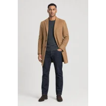 Manteau Camel Cachemire — porté veste partiellement ouverte