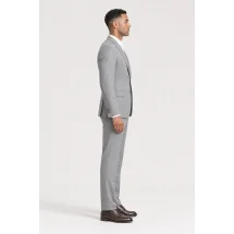 Costume Gris Clair Flanelle Uni — vue profil porté
