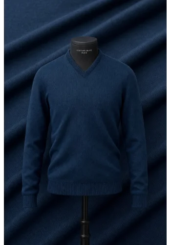 Pull col V bleu indigo — sur mesure — Costume Privé Paris