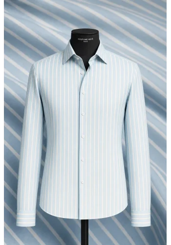 Chemise bleu ciel à rayures blanches - Style élégant pour hommes — sur mesure — Costume Privé Paris