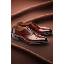 Chaussures Richelieu bout droit bordeaux patiné — sur mesure — Costume Privé Paris