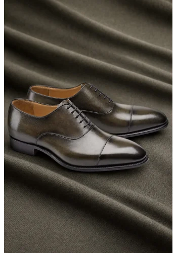 Chaussures Richelieu bout droit vert patiné — sur mesure — Costume Privé Paris