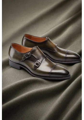 Chaussures double boucle vert patiné — sur mesure — Costume Privé Paris