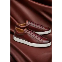 Baskets cuir bordeaux patiné — sur mesure — Costume Privé Paris