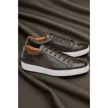 Baskets cuir vert patiné — sur mesure — Costume Privé Paris