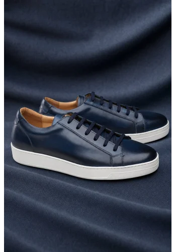 Baskets cuir bleu patiné — sur mesure — Costume Privé Paris