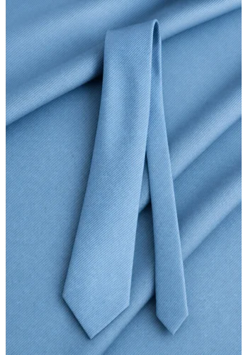 Cravate bleu clair — sur mesure — Costume Privé Paris