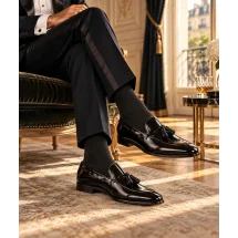 Mocassins à glands noir verni portés avec un smoking — Costume Privé Paris