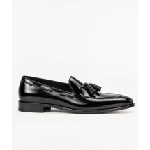 Mocassins à glands noir verni — profil — Costume Privé Paris