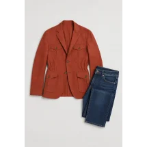 Veste saharienne lin terracotta à quatre poches et jean bleu
