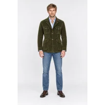 Veste saharienne velours côtelé vert kaki portée avec chemise bleue et jean