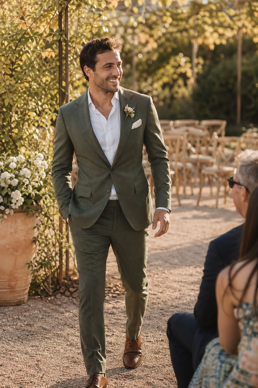 Marié en costume sur mesure — Entretien et durabilité : éviter les erreurs qui abîment la couleur — 3 questions pour choisir son costume ble