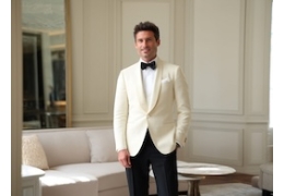 Smoking Blanc Sur-Mesure Homme : Comment Avoir un Style Officiel ?