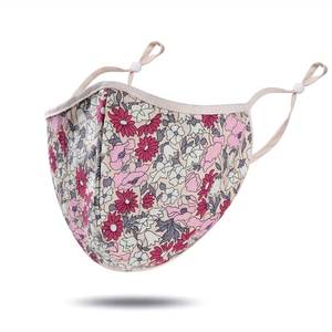 masque tissu rose fleurs