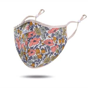 masque tissu rose fleurs