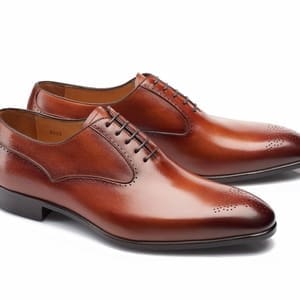 chaussures cognac patinée Richelieu bout fleurie