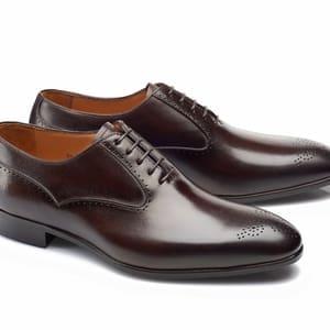 chaussures marron foncé patinée Richelieu bout fleurie
